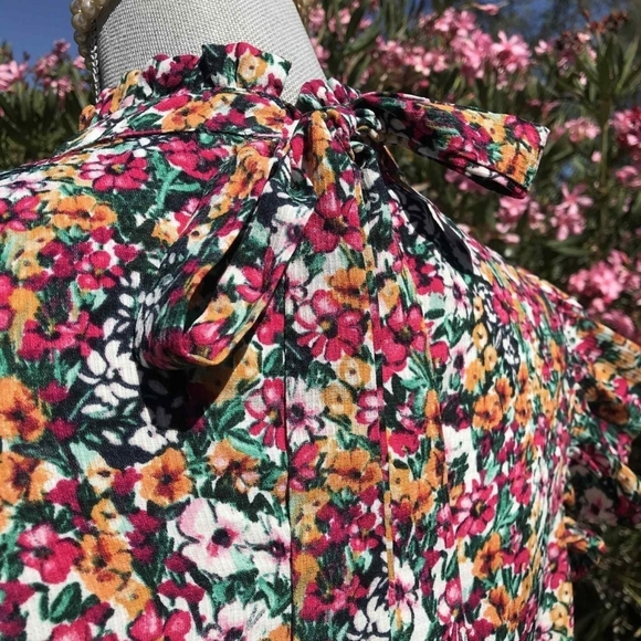 VOY Floral Pattern Blouse Women's Size Small - Picture 4 of 8